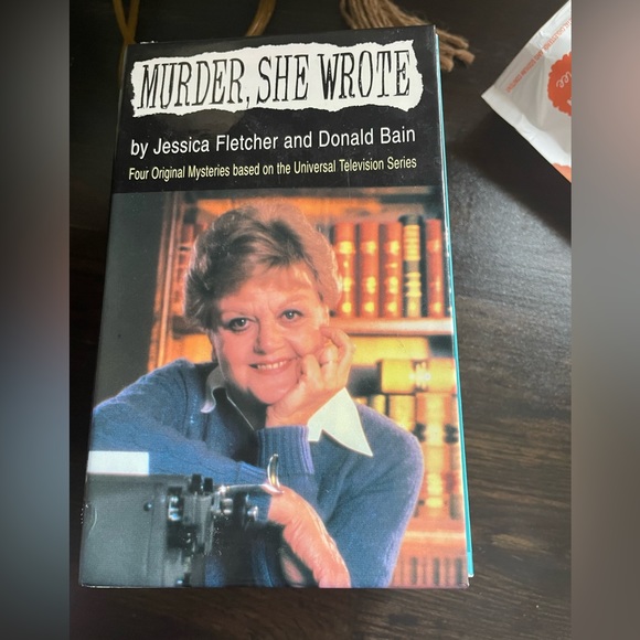 Murder She Wrote 4 book set. - Picture 2 of 2